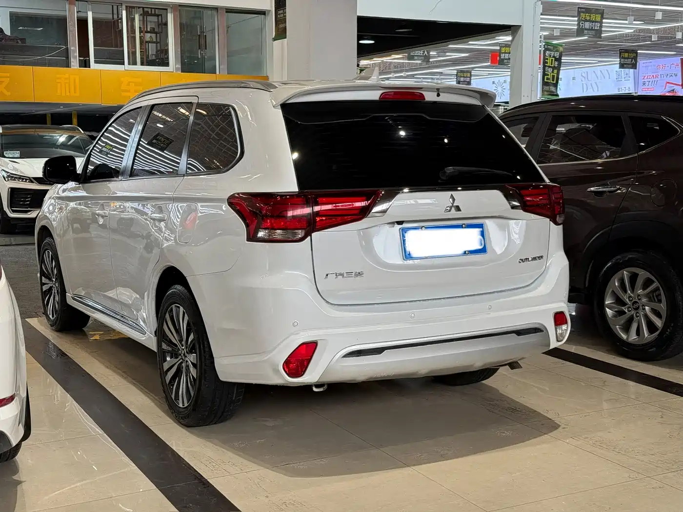 Mitsubishi Outlander 2021 2.0L 2WD Smooth Ride Version 5-Seater фото 4