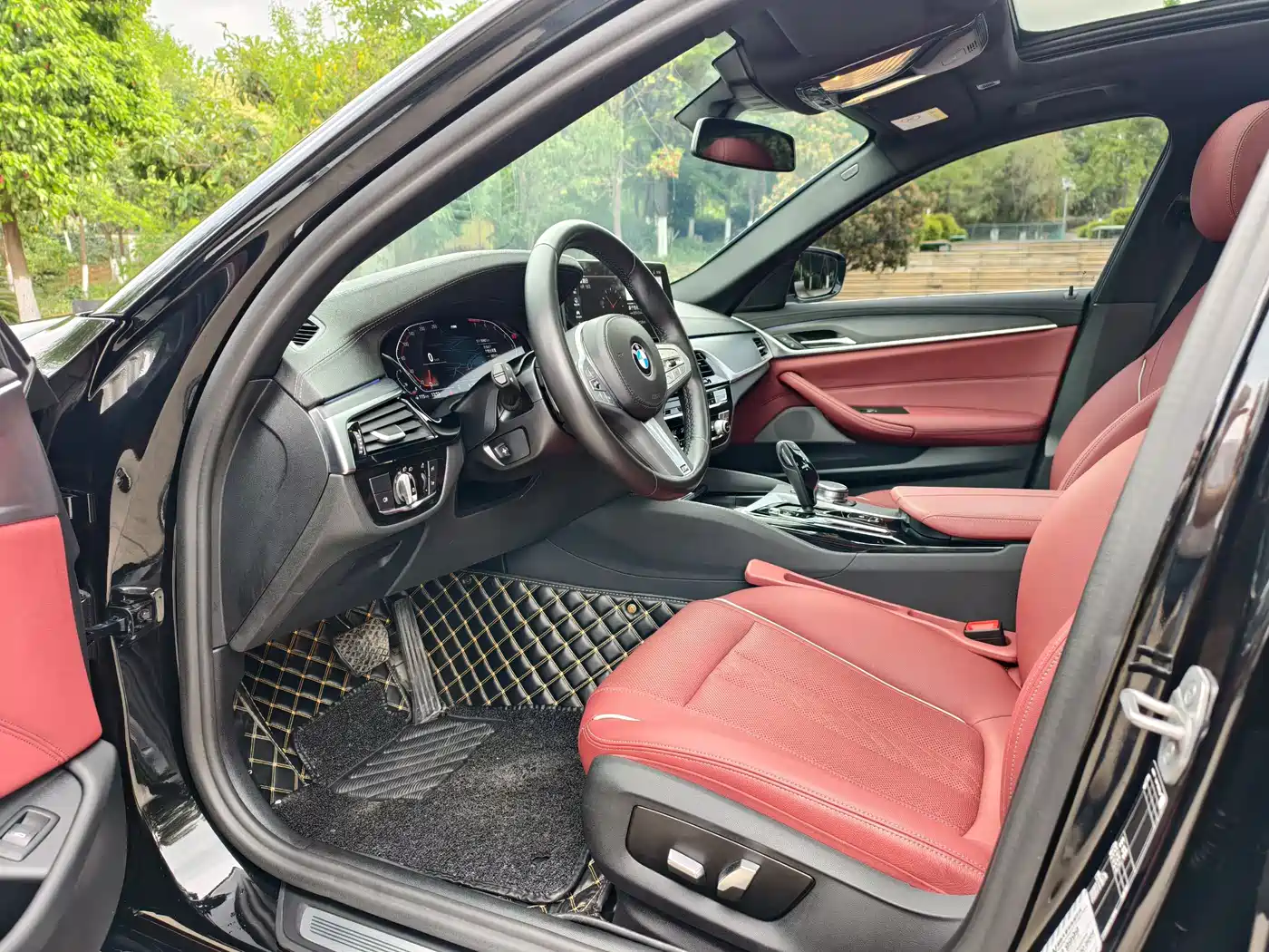 BMW 5 Series 2023 Facelift 530Li Leading M Sport Package фото 4