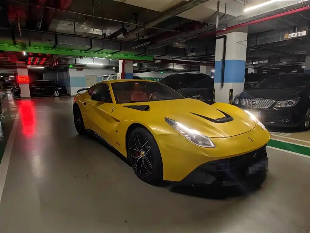 Ferrari F12berlinetta 2014 2013 6.3L Standard