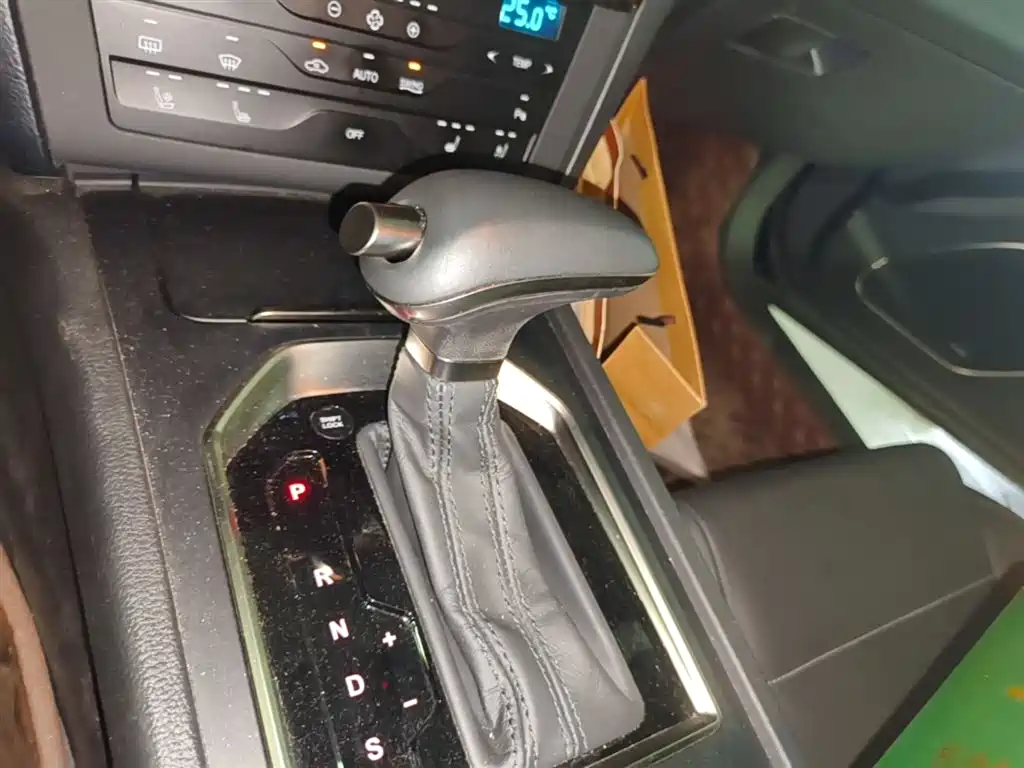 Hongqi H7 2021 2.0T Elite Edition фото 14
