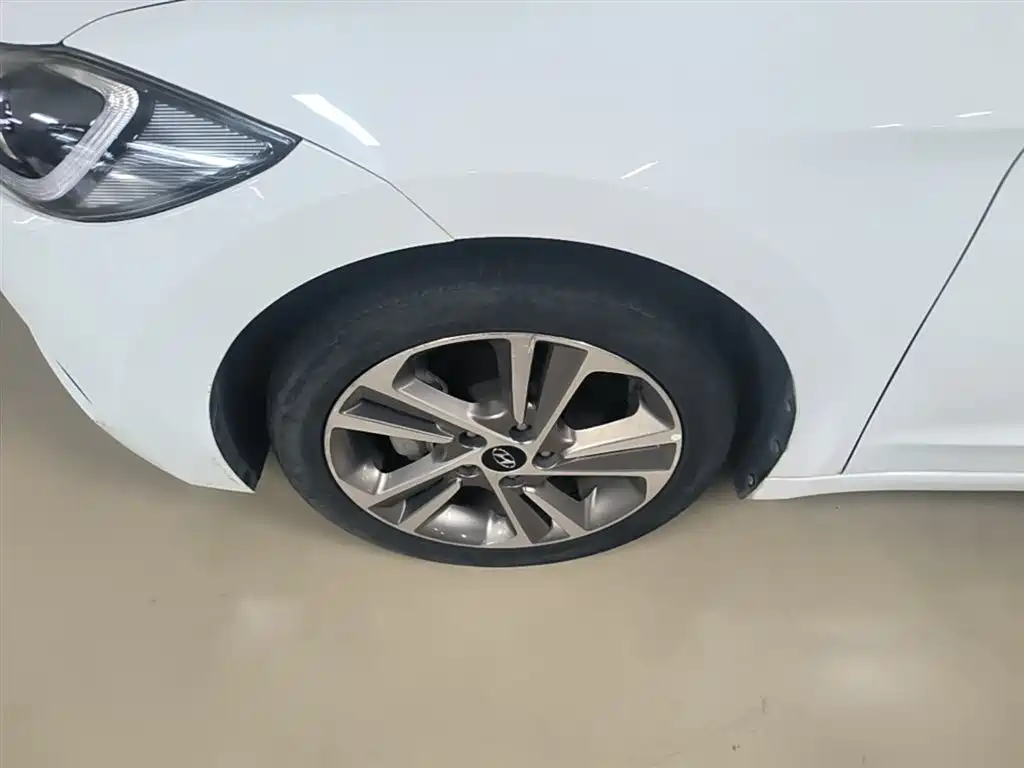 Hyundai Elantra 2018 1.6L Automatic 15th Anniversary Special Edition фото 23