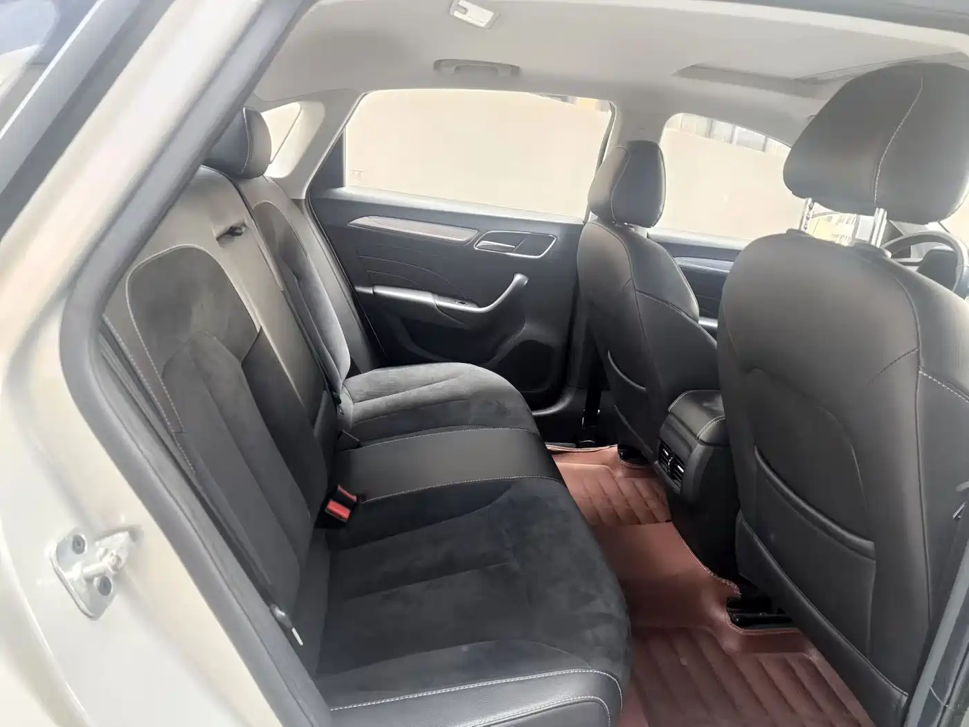 Roewe i6 New Energy 2017 2017 45T Hybrid Connected Smart Premium Edition