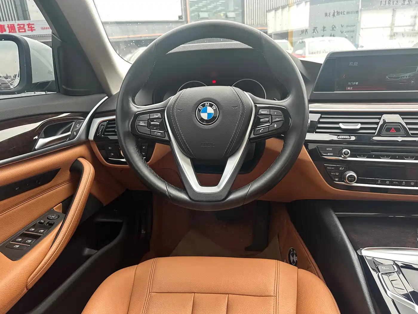 BMW 5 Series 2018 528Li Launch Special Edition фото 14
