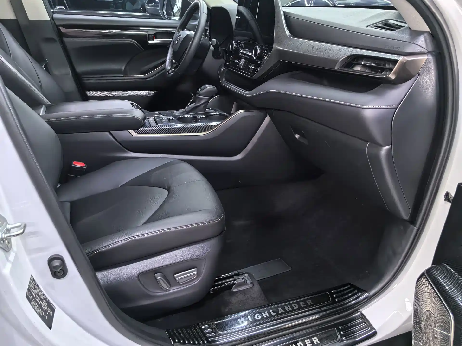 Photo 10 - Toyota Highlander