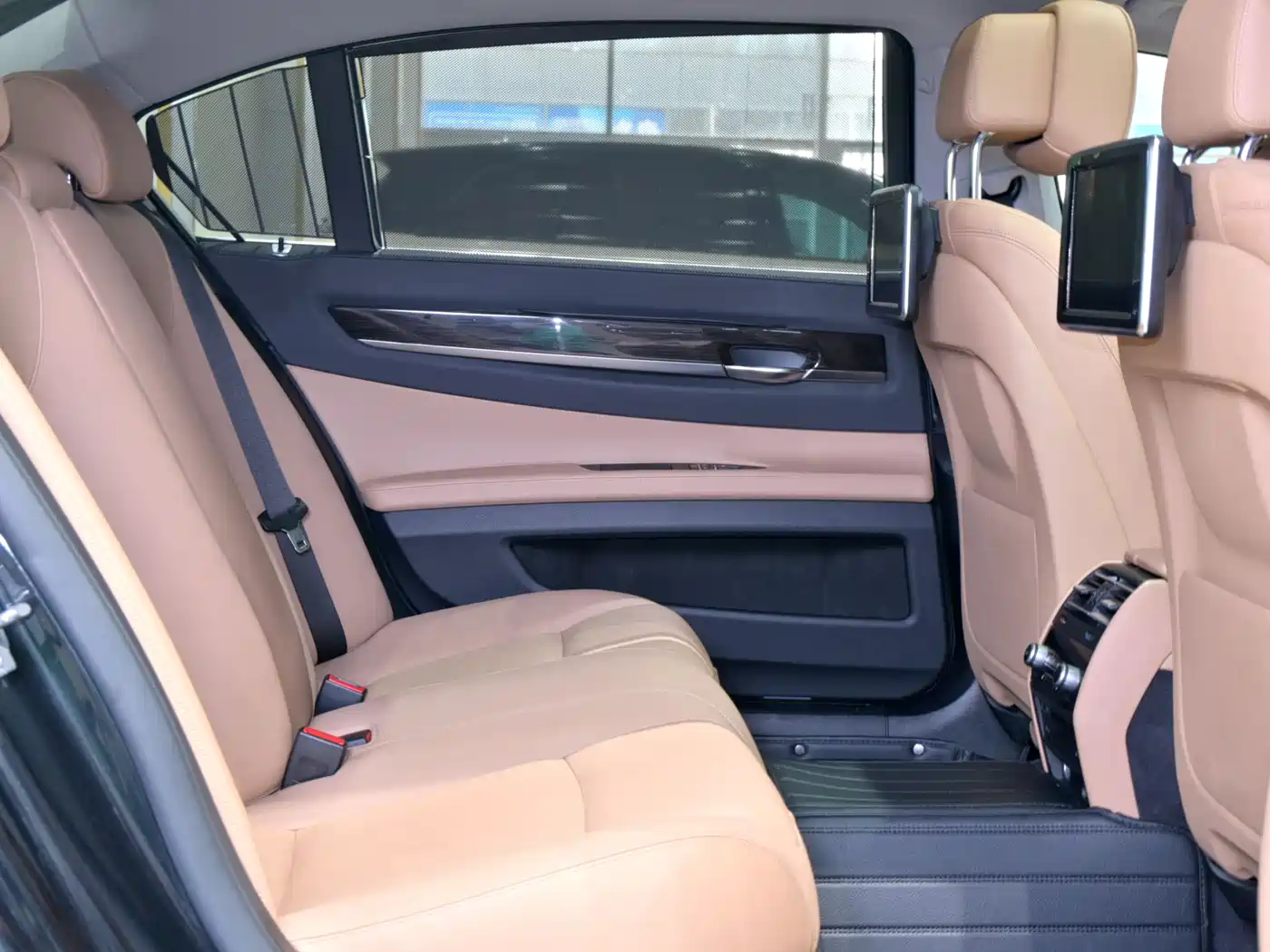 BMW 7 Series 2013 Model 730Li Leading фото 13