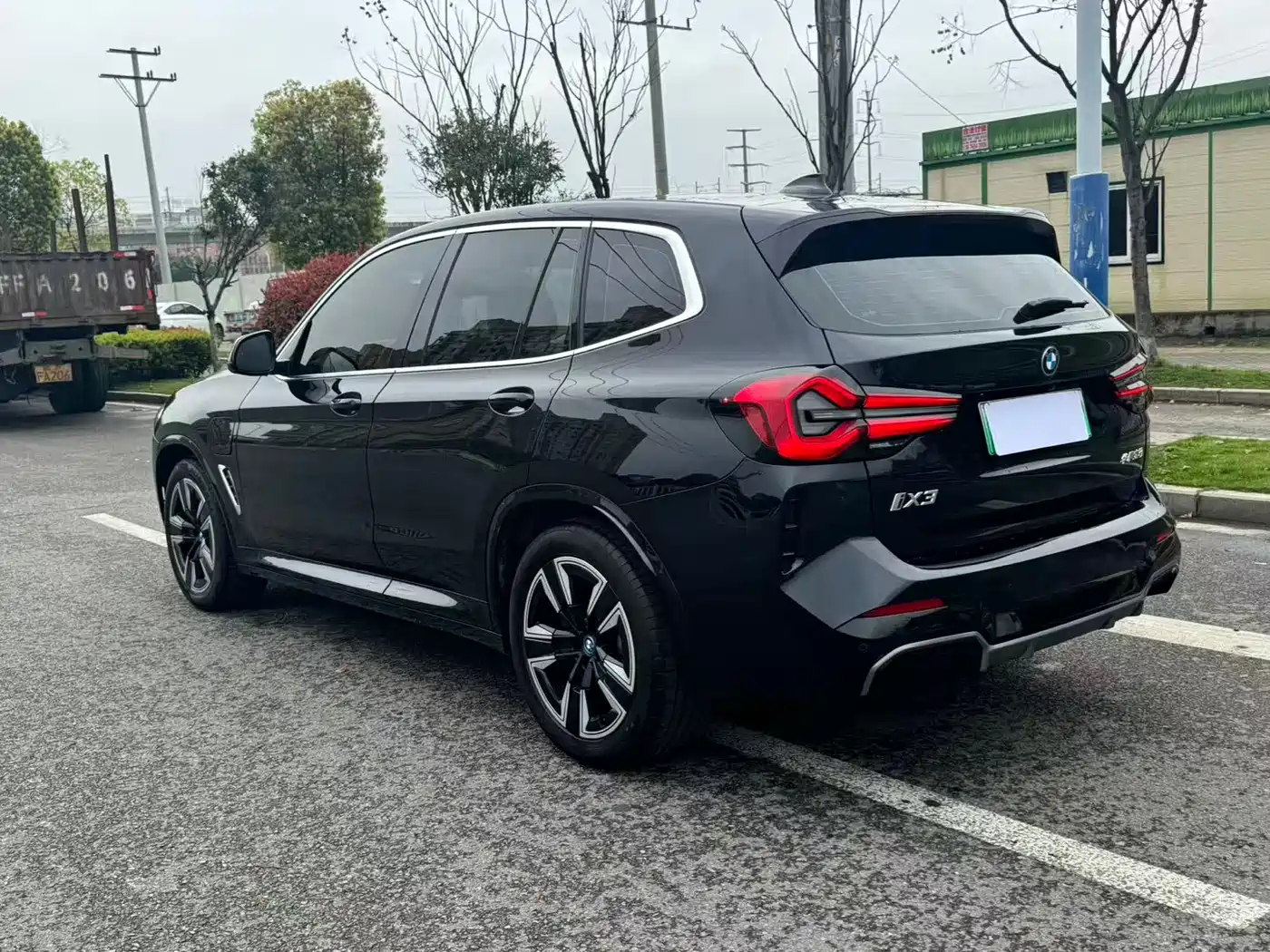 BMW iX3 2022 Leading Edition фото 6