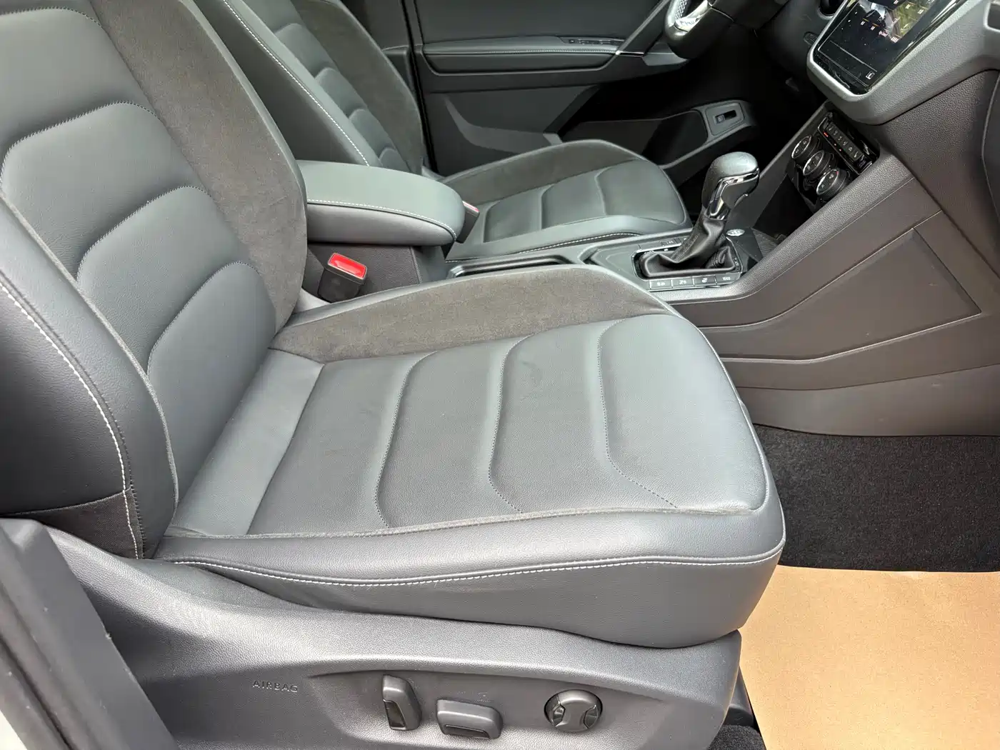 Volkswagen Tiguan L 2021 330TSI Automatic 2WD R-Line Premium фото 7