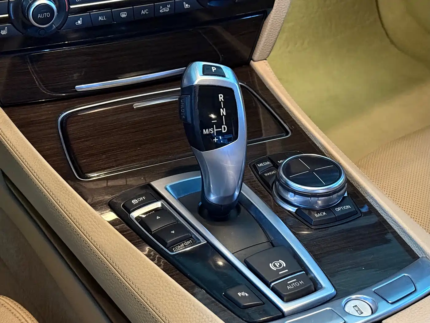 BMW 7 Series 2013 Model 740Li Leading фото 8