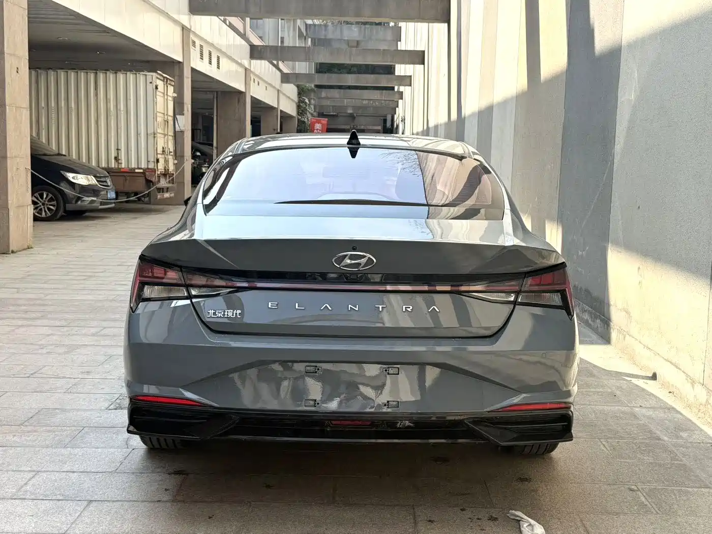 HYUNDAI ELANTRA