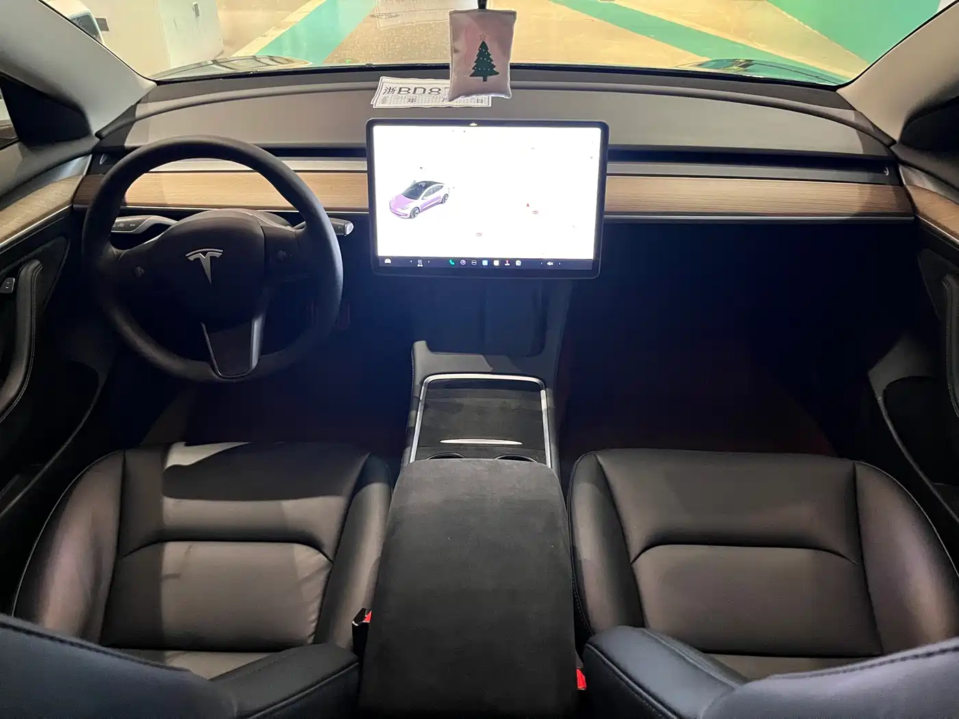 TESLA MODEL 3