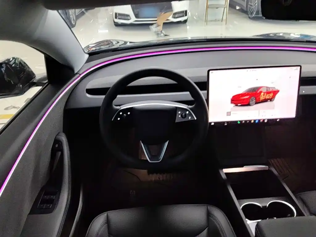 Фото 11 - Tesla Model 3