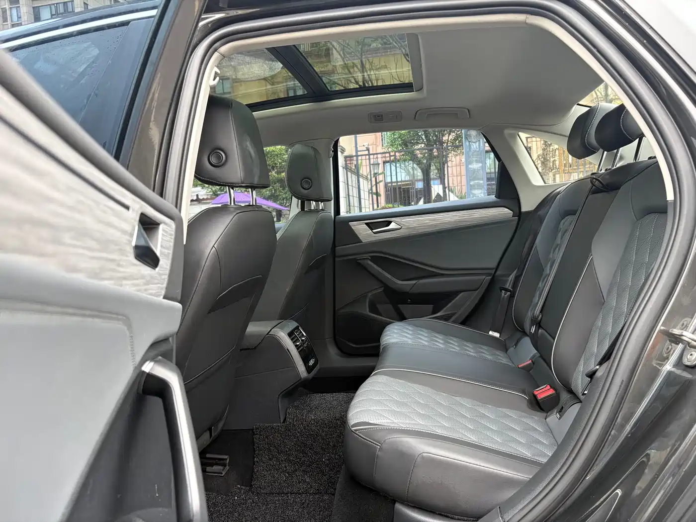 Фото 8 - Volkswagen Sagitar