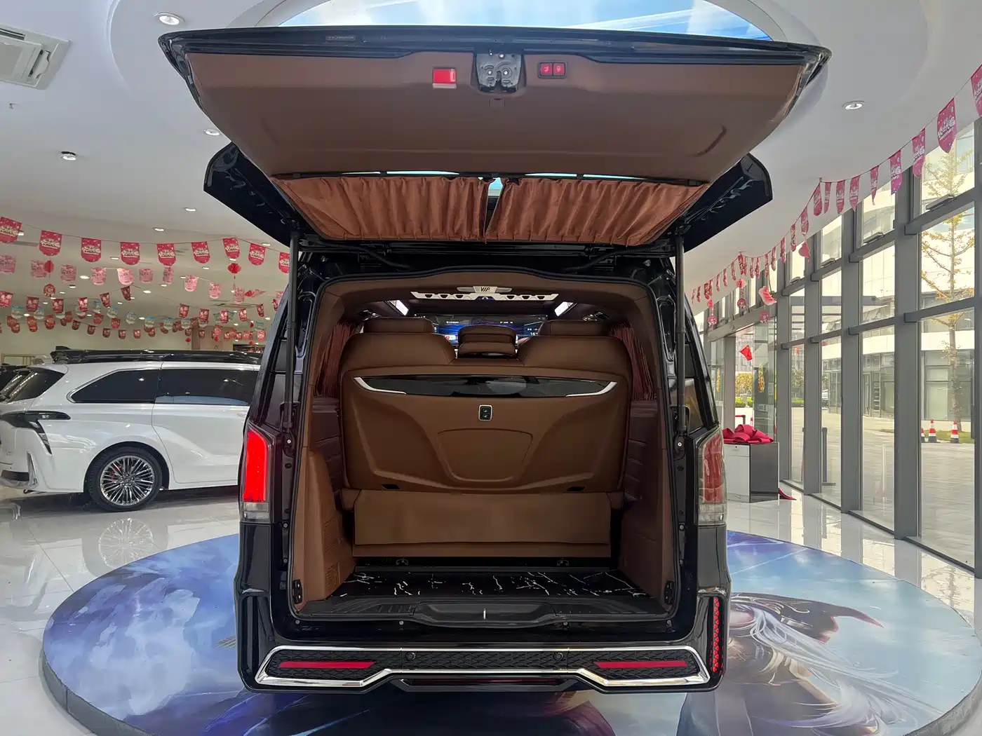 Mercedes-Benz Vito 2024 2.0T Business 7-Seater фото 22