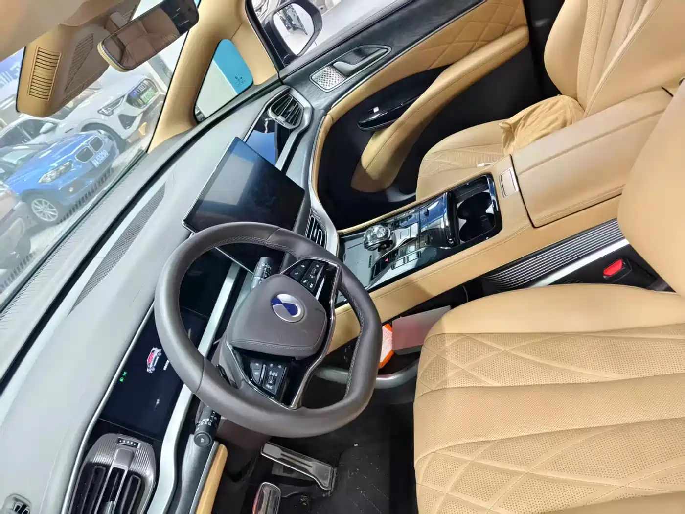 Denza D9 2025 DM-i Smart Drive Edition 1020 AWD Premium фото 4