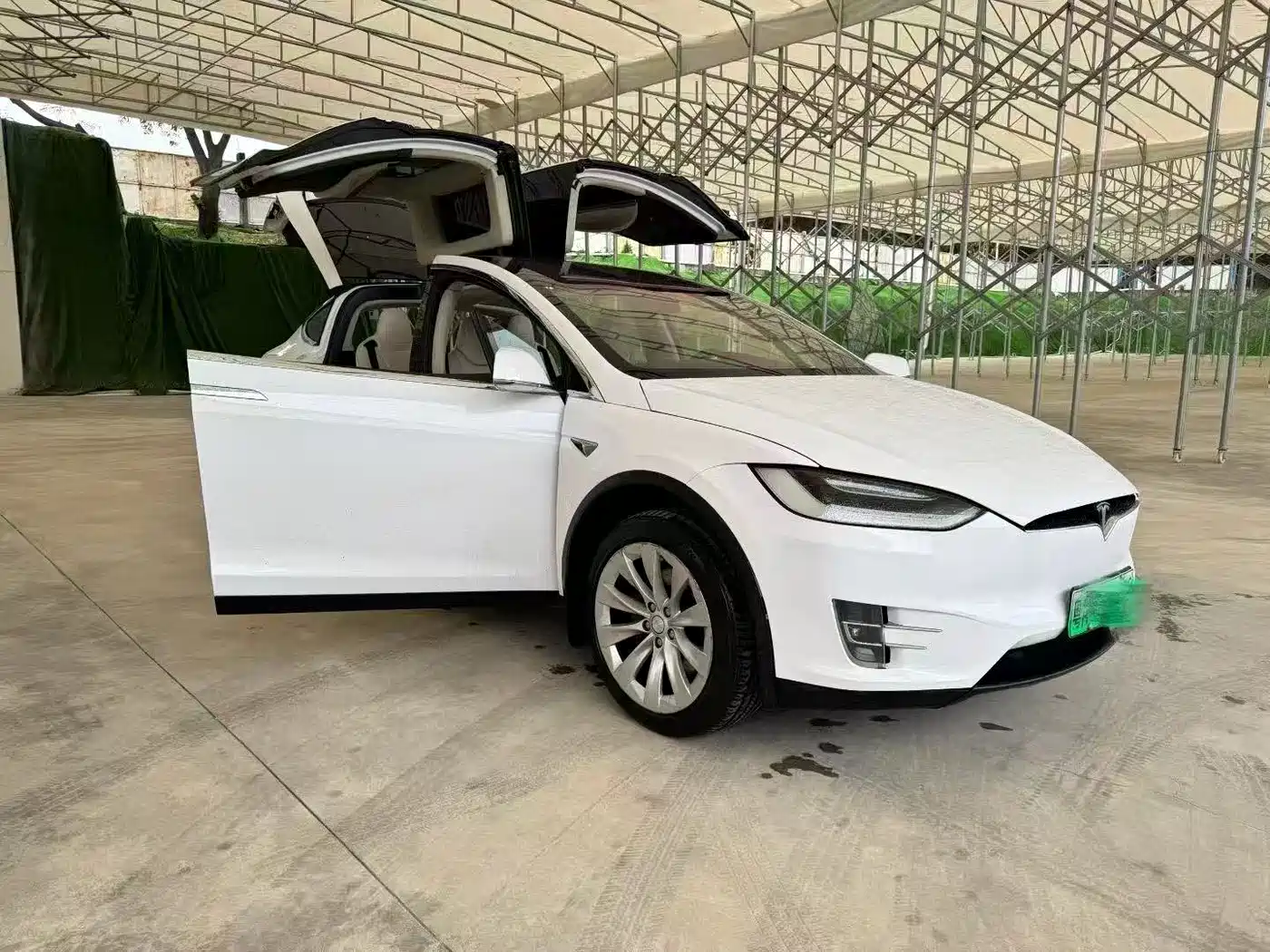 TESLA MODEL X