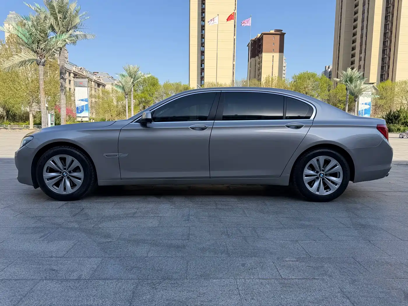 BMW 7 Series 2011 730Li Elegance фото 3