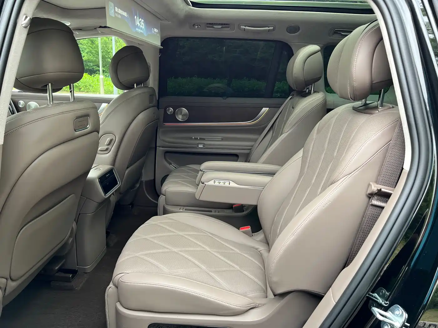AITO Wenjie AITO M9 2025 Extended Range Ultra 52kWh 6-Seater фото 6