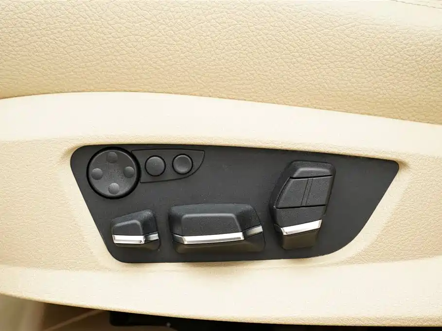 BMW 5 Series GT 2013 535i xDrive Luxury фото 6
