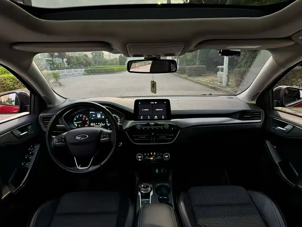 Фото 6 - Ford Focus