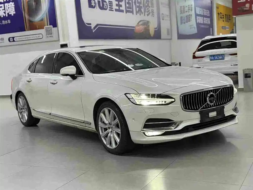 Фото 3 - Volvo S90