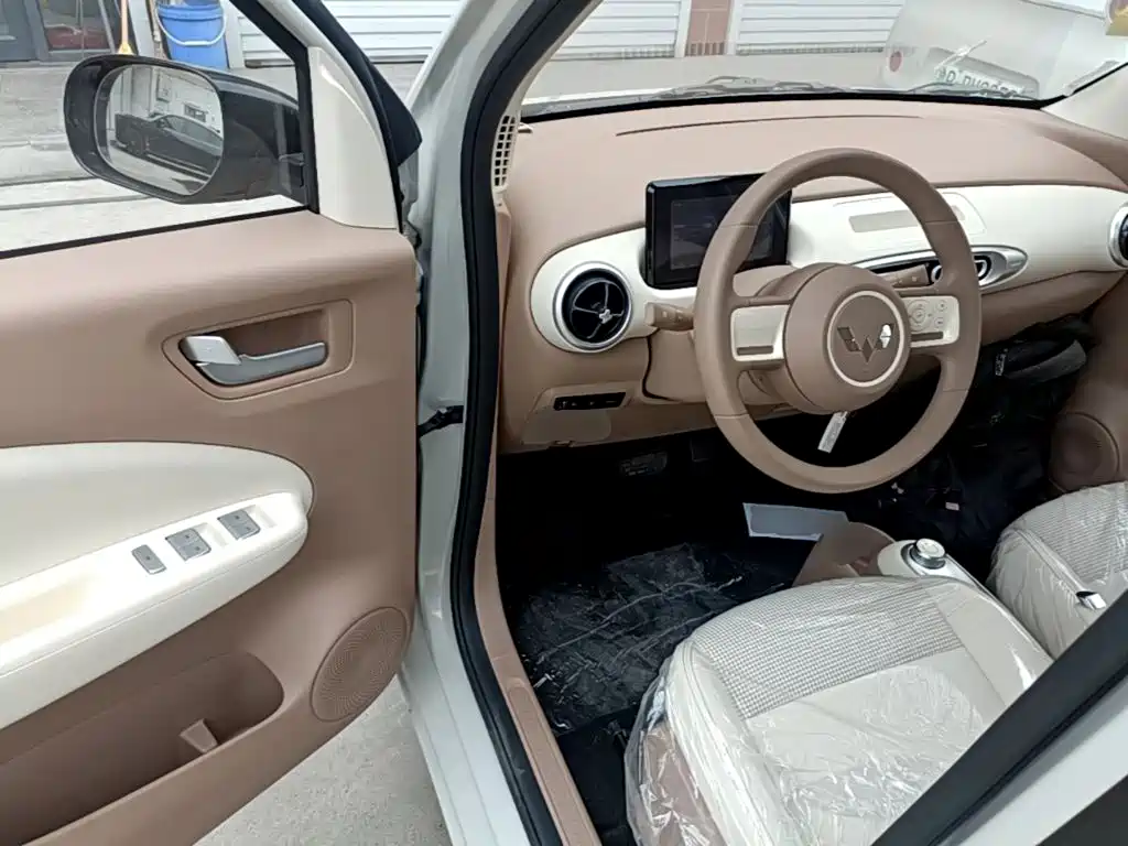 Wuling Motors Hongguang MINIEV 2026 2025 4-Door Advanced