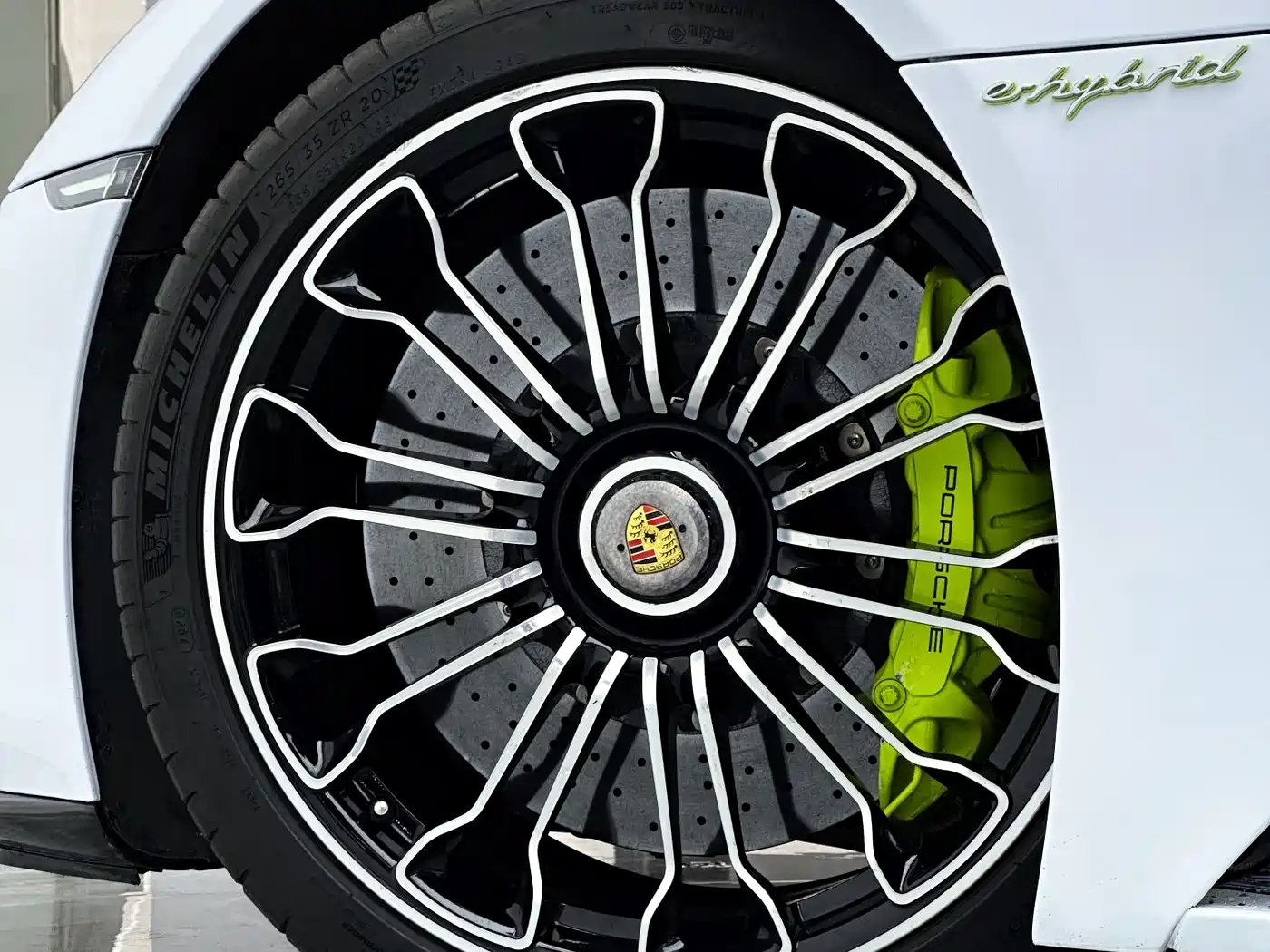 Porsche 918 Spyder 2015 2014 4.6L