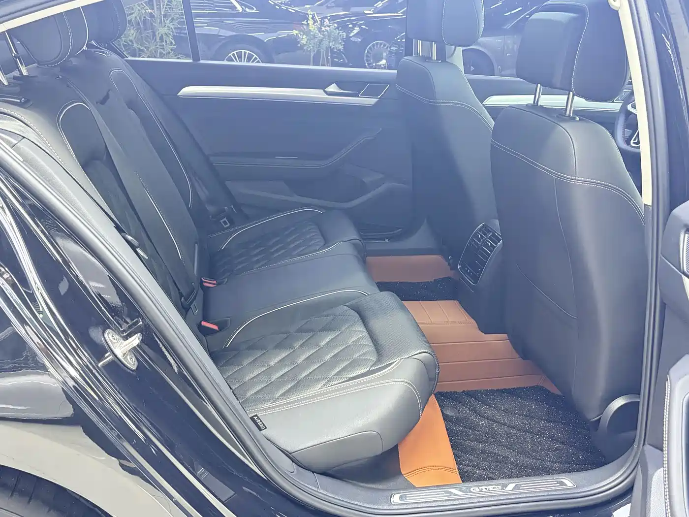 VOLKSWAGEN MAGOTAN GTE PLUG IN HYBRID