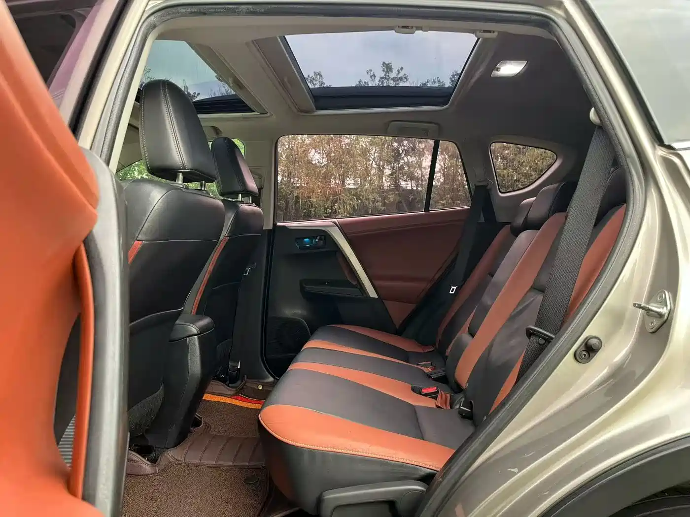 Toyota RAV4 Rongfang 2015 2.5L Automatic 4WD Elite Edition фото 6