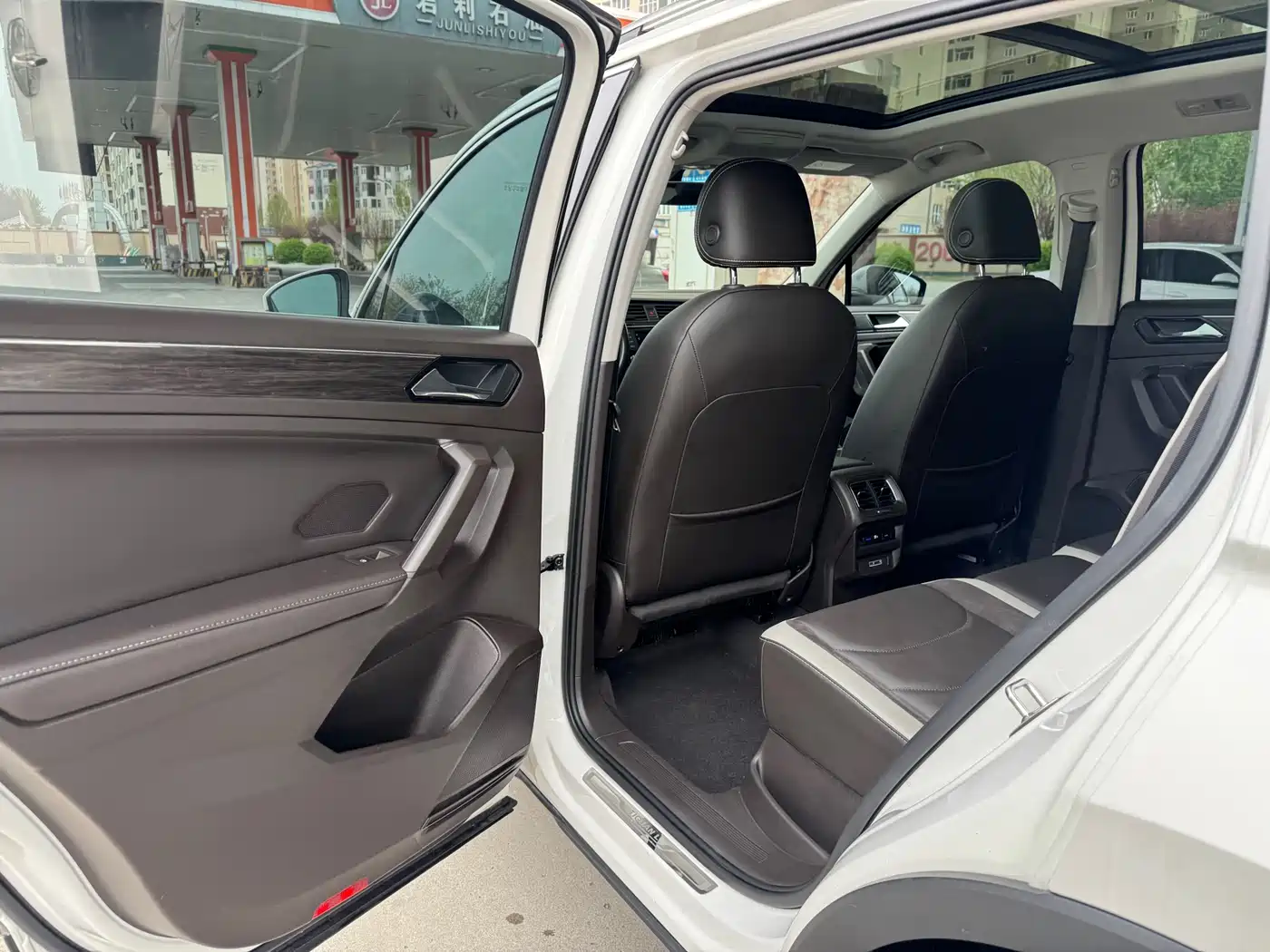 Volkswagen Tiguan L 2017 330TSI Automatic 2WD Luxury Edition фото 7