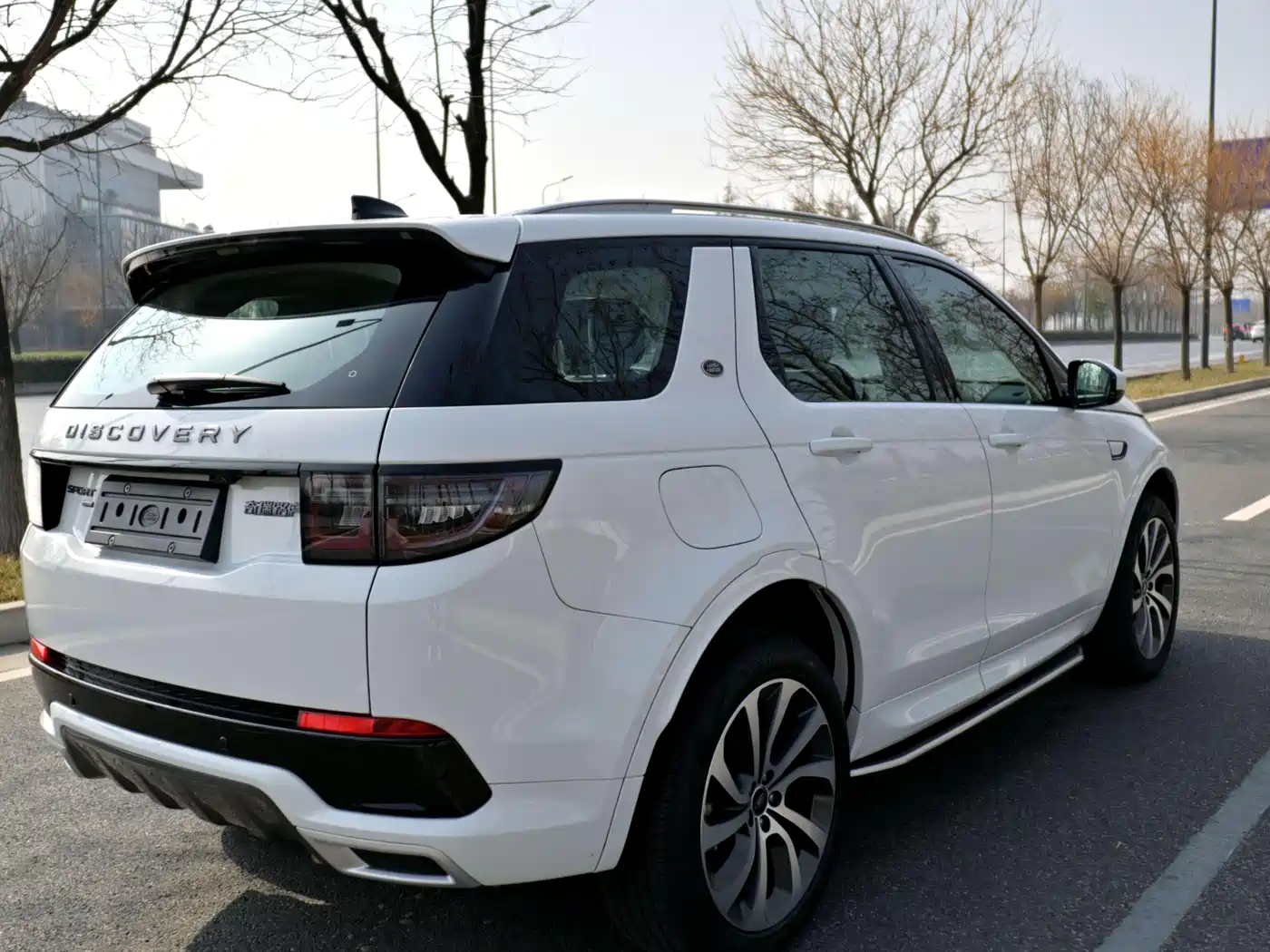 LAND ROVER DISCOVER NEW ENERGY SOURCES FOR SPORTS