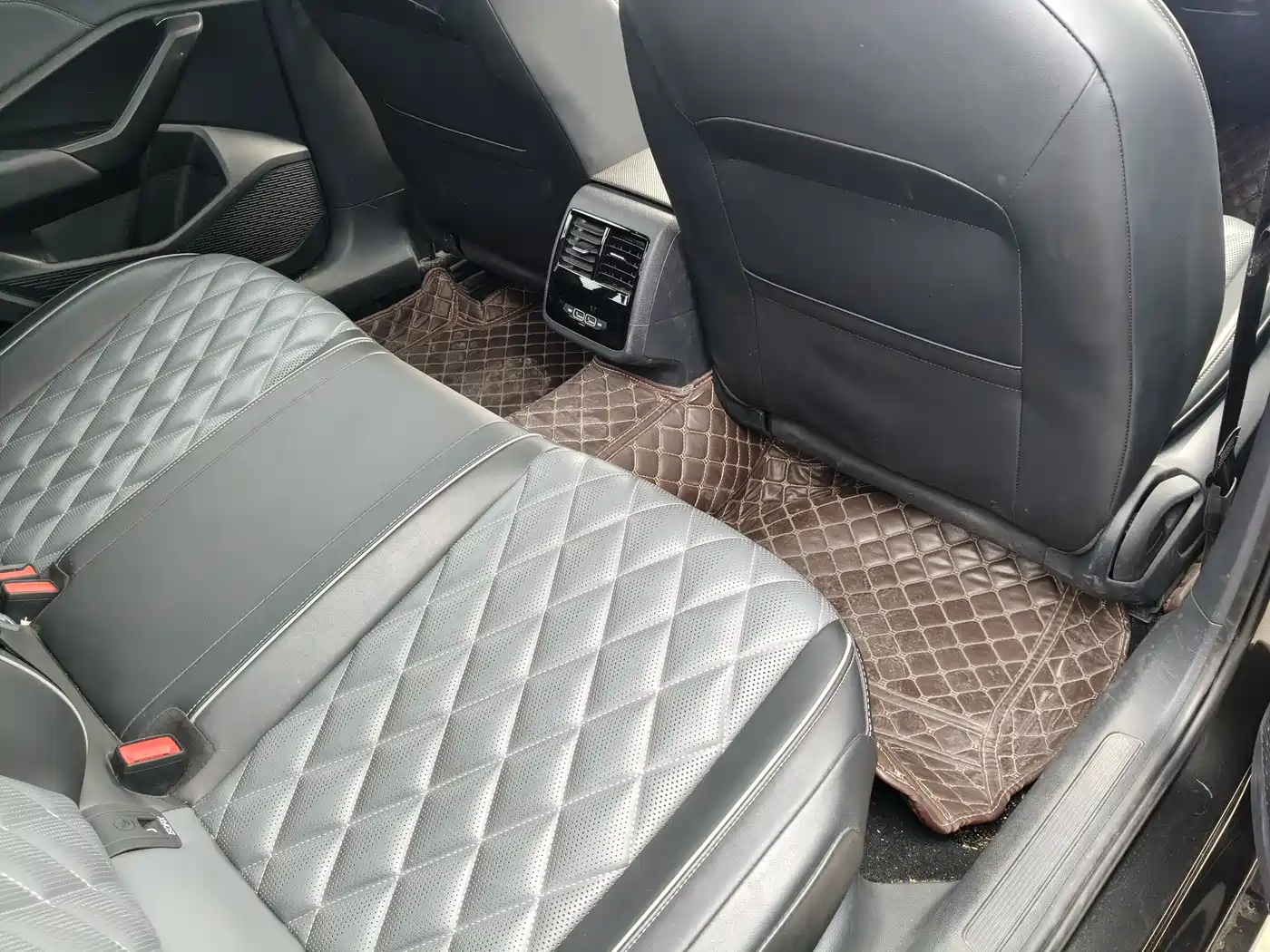 Volkswagen Sagitar 2023 300TSI DSG Surpassing Edition фото 8