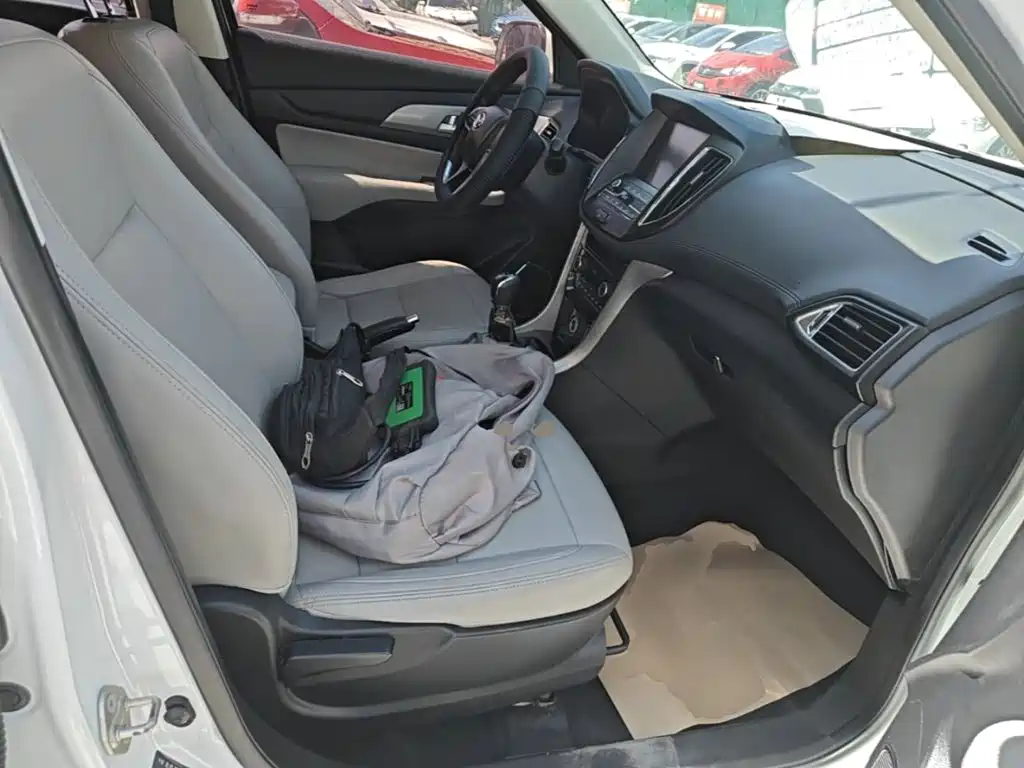 BAIC Huansu S5 2019 2017 1.3T Manual Deluxe