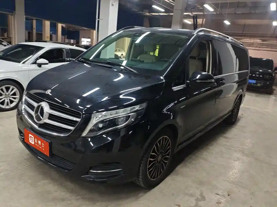 Mercedes-Benz V-Class 2018 V 260 L Premium Long Wheelbase Edition China VI
