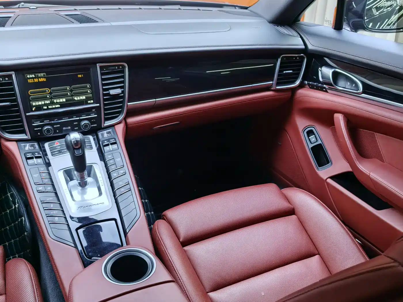 Porsche Panamera 2016 Panamera Edition 3.0T фото 31