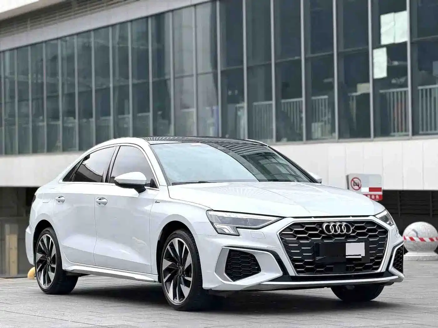 Photo 3 - Audi A3
