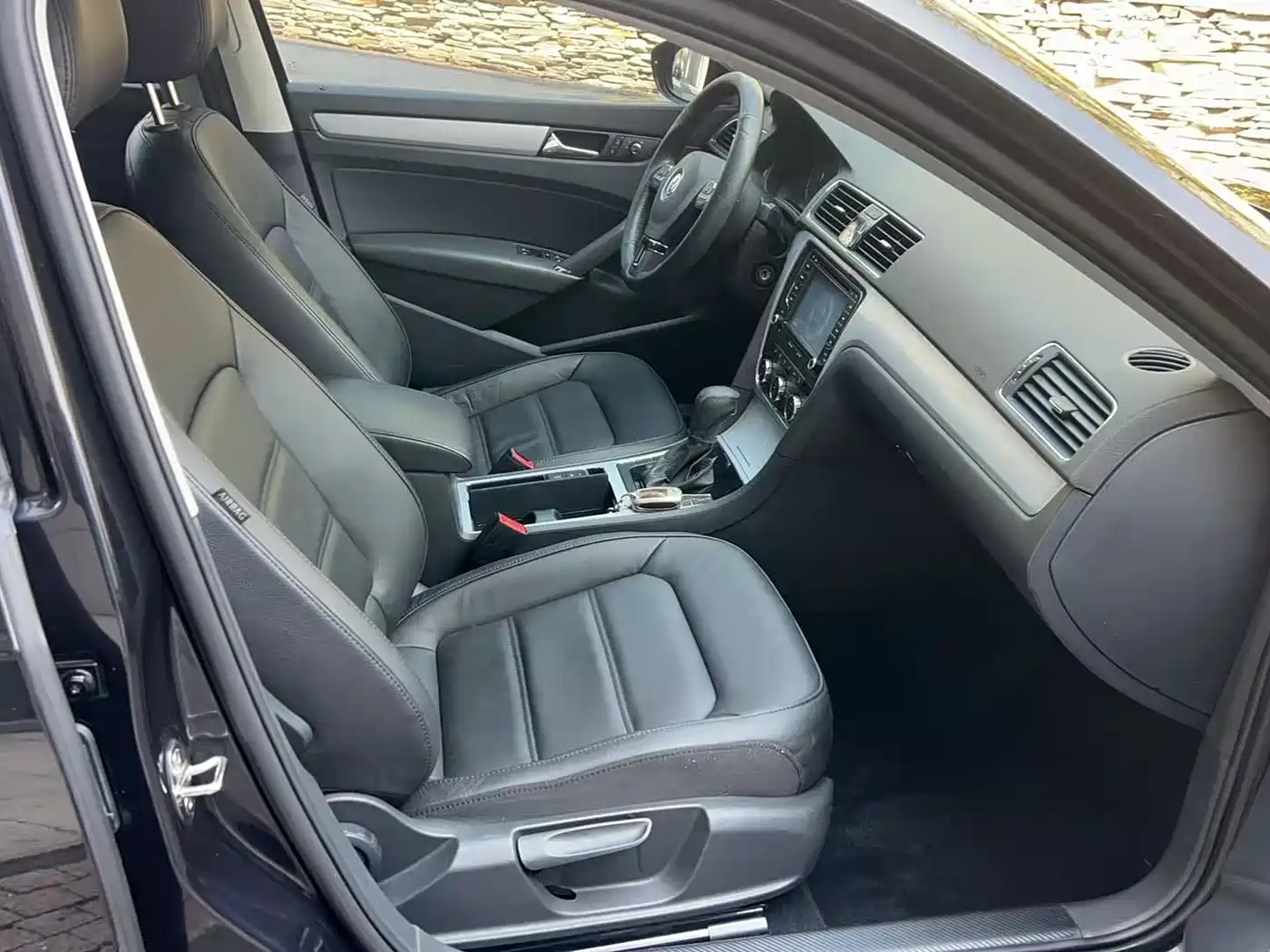 Volkswagen Passat 2014 1.8TSI DSG Luxury Edition фото 18