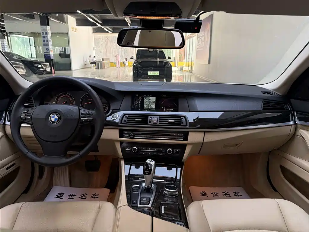 BMW 5 Series 2013 530Li Leadership фото 7