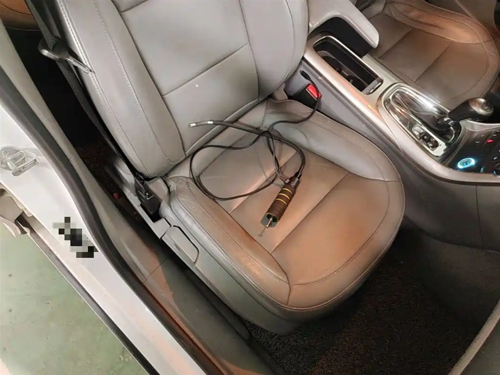 Chevrolet Malibu 2014 2.0L Automatic Luxury фото 25
