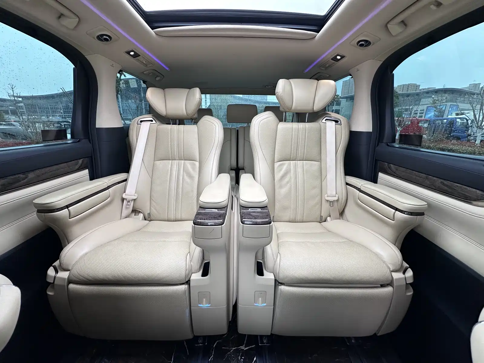 Фото 15 - Toyota Vellfire