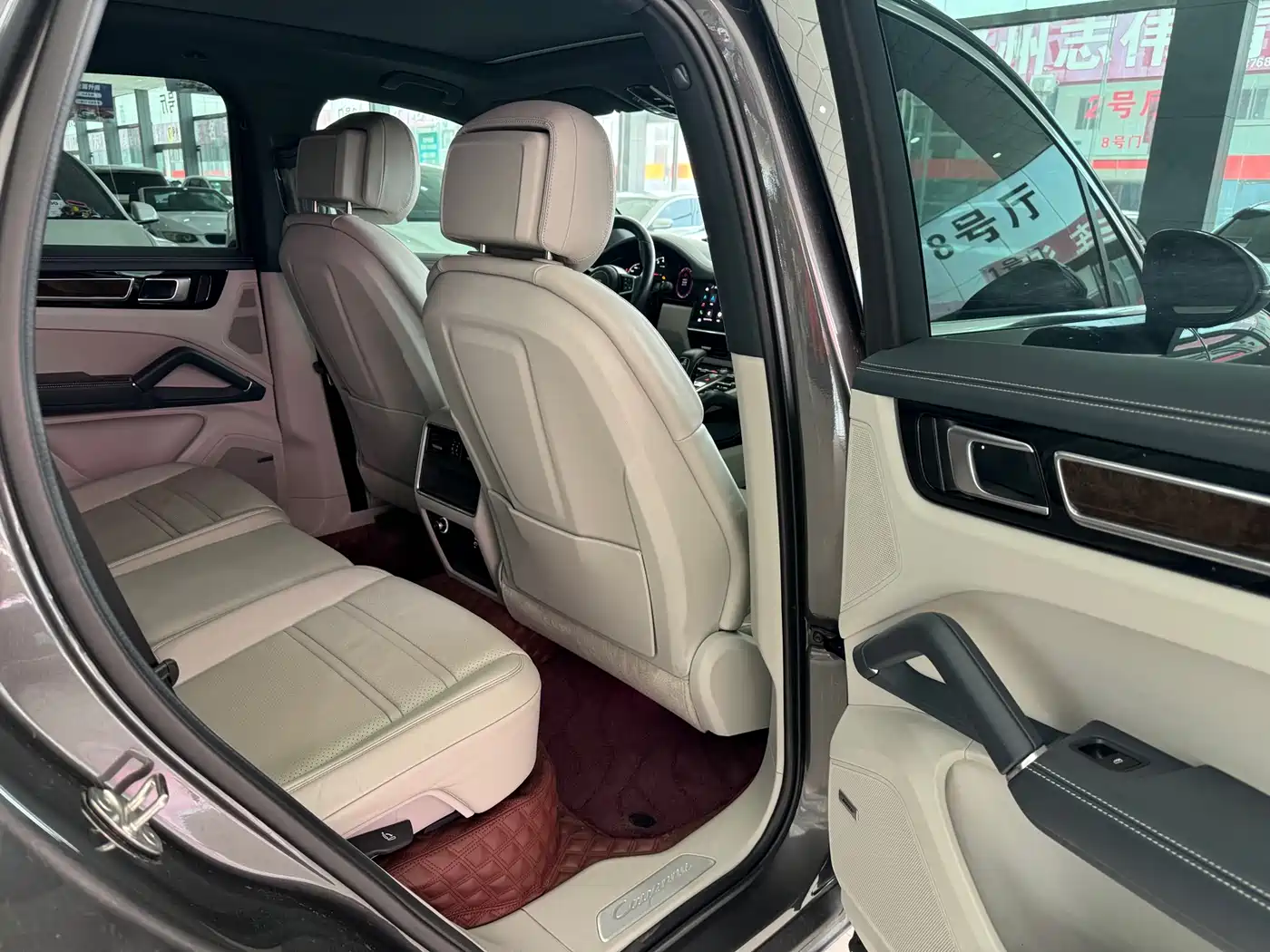 Porsche Cayenne 2022 Cayenne 3.0T Platinum Edition фото 10