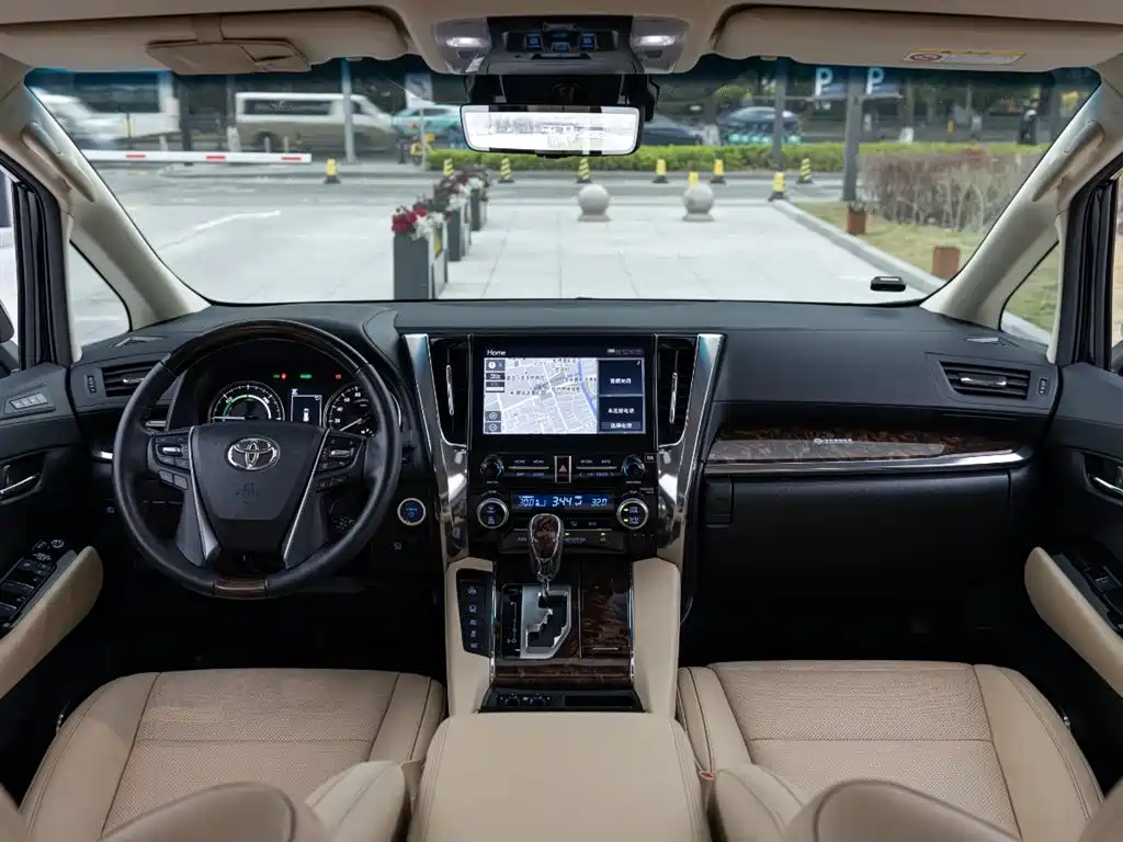 Toyota Alphard 2021 Hybrid 2.5L Luxury фото 10