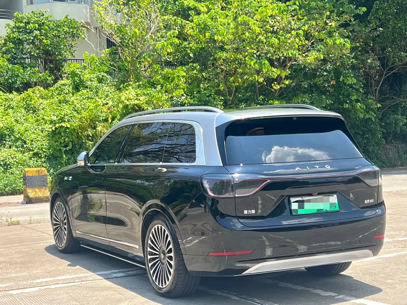 AITO Wenjie AITO M9 2024 Range Extender Ultra 52kWh 6-seater фото 3