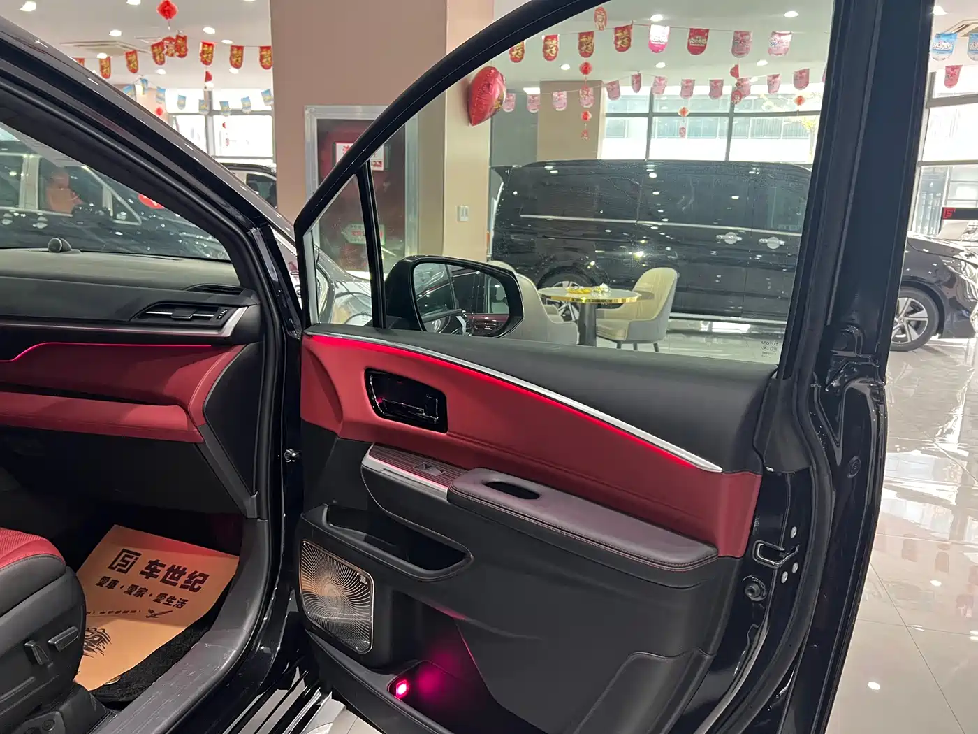 Toyota Granvia 2024 2.5L Hybrid Comfort фото 6
