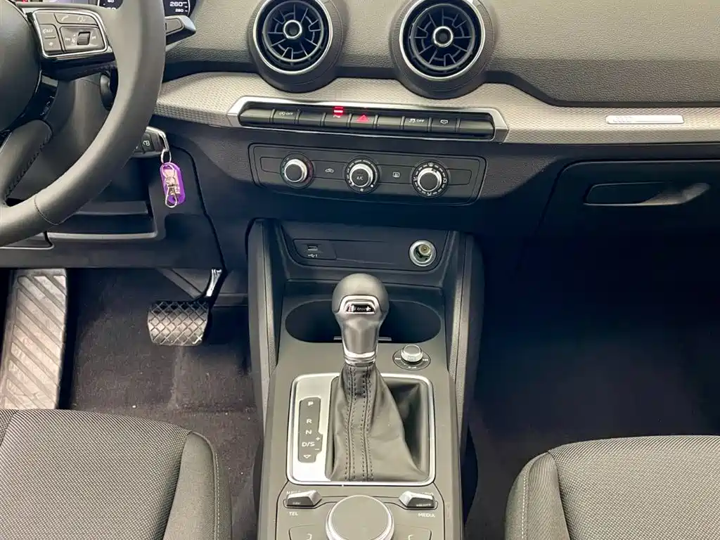 Audi Q2L 2020 35 TFSI Progressive Dynamic Model фото 9
