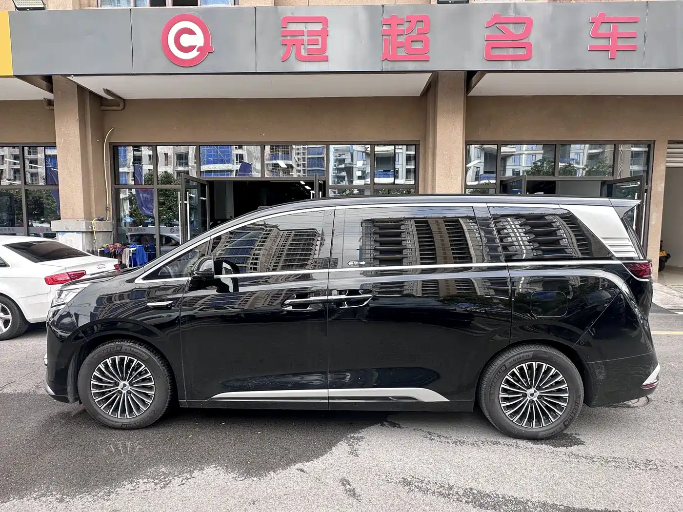 Denza D9 2025 DM-i Smart Drive Edition 1020 AWD Prestige фото 5