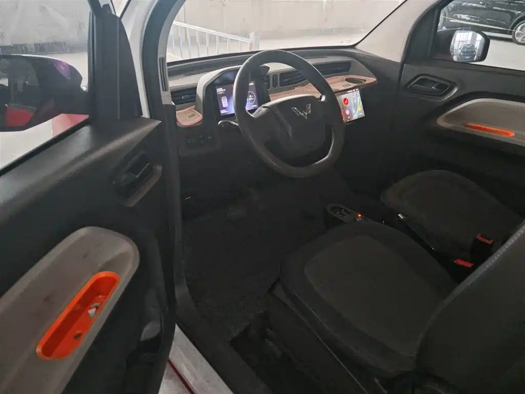 WULING AUTOMOBILE HONGGUANG MINIEV