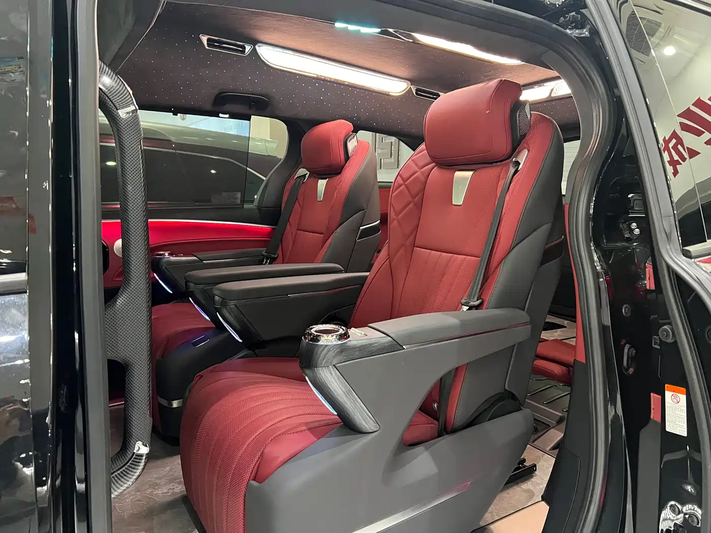 Toyota Granvia 2024 2.5L Hybrid Comfort фото 12