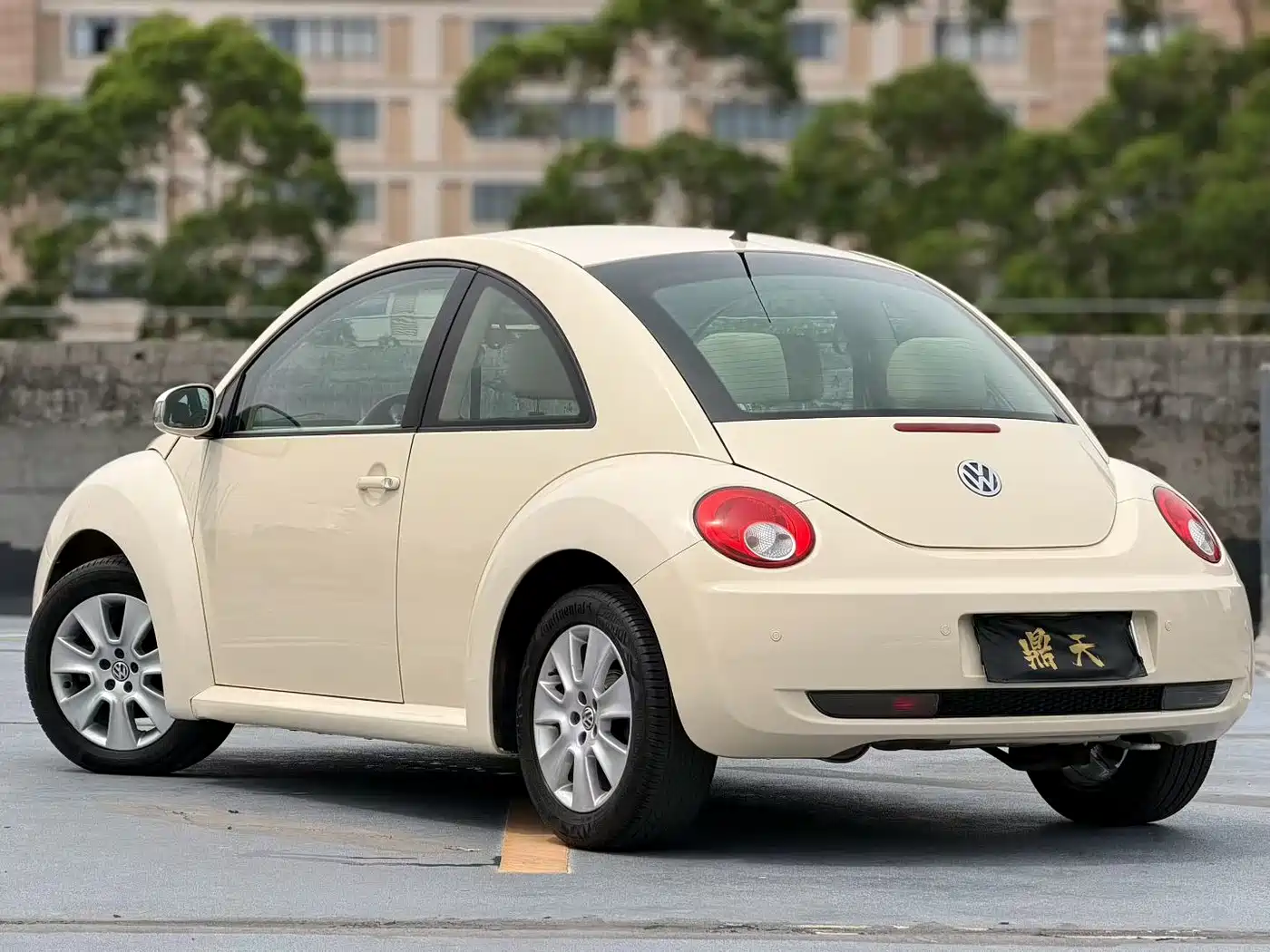 Volkswagen Beetle 2010 Model 1.6 AT фото 4