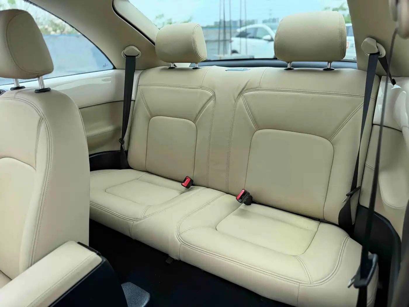 Volkswagen Beetle 2010 Model 1.6 AT фото 16