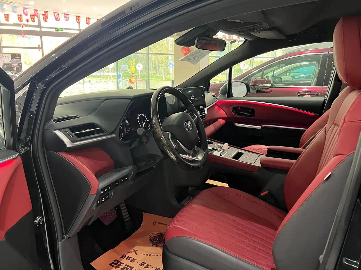 Toyota Granvia 2024 2.5L Hybrid Comfort фото 5